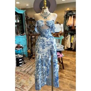 Pretty Floral Keyhole Cutout Midi Dress SM